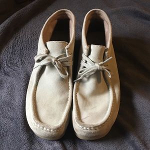 Clark’s wallabies size 11. Good condition.